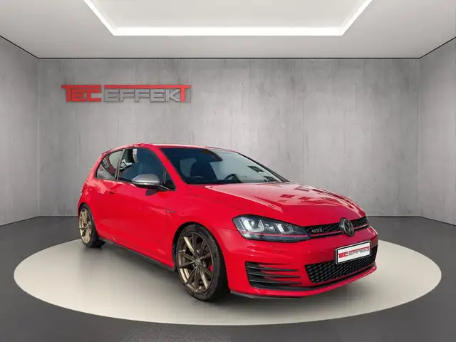 Volkswagen Golf VII Lim. GTI BMT tief breit laut!!!