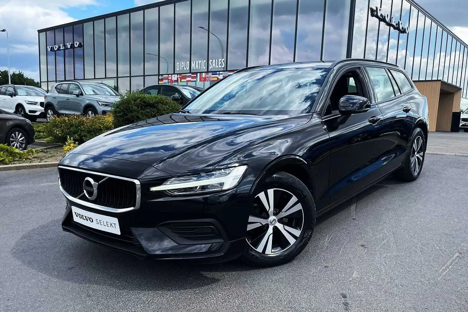 Volvo V60 Momentum D3 automatique Negro - 1
