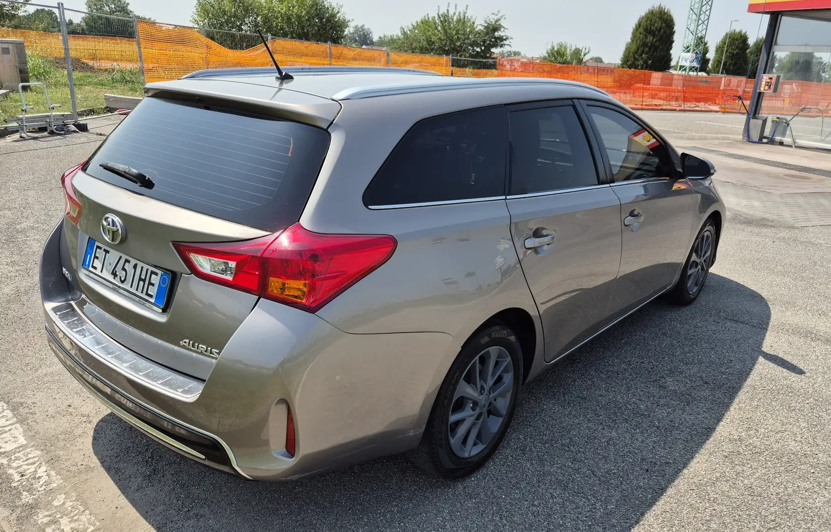 Toyota Auris 1.4 D-4D Touring Sports - 2