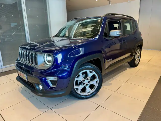 Jeep Renegade view 3