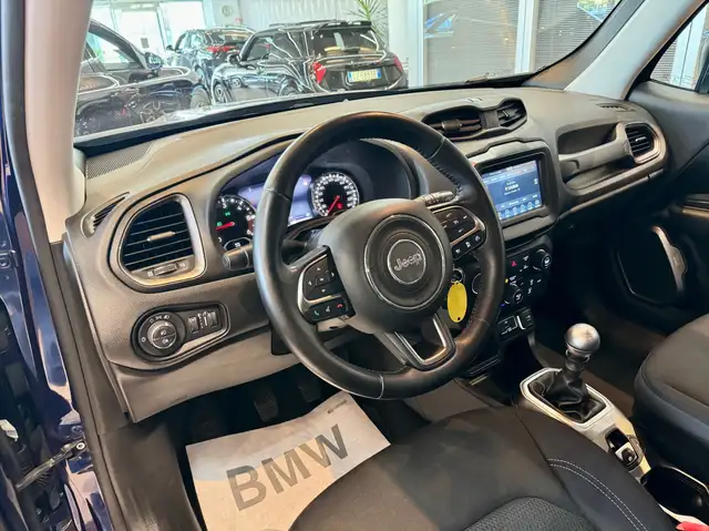 Jeep Renegade view 9