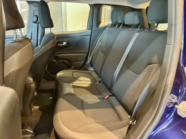 Jeep Renegade view 15