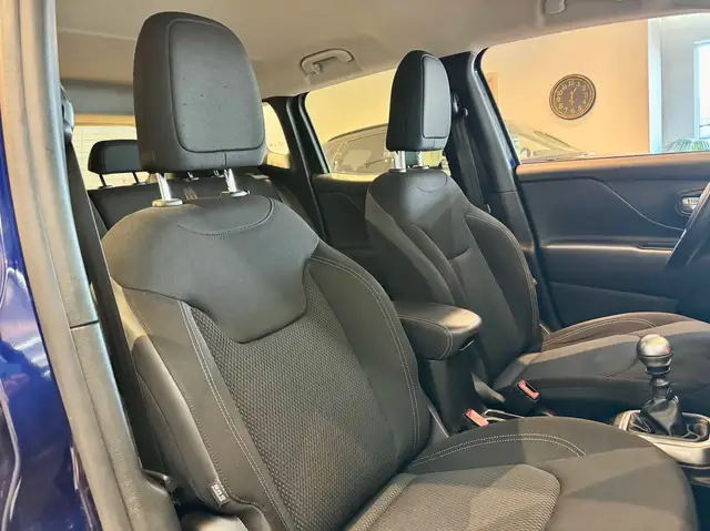 Jeep Renegade view 14