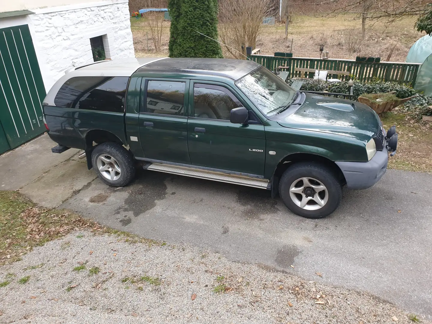 Mitsubishi L200 Grün - 1