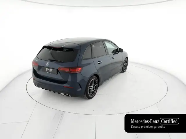 Mercedes-Benz B-Class view 3