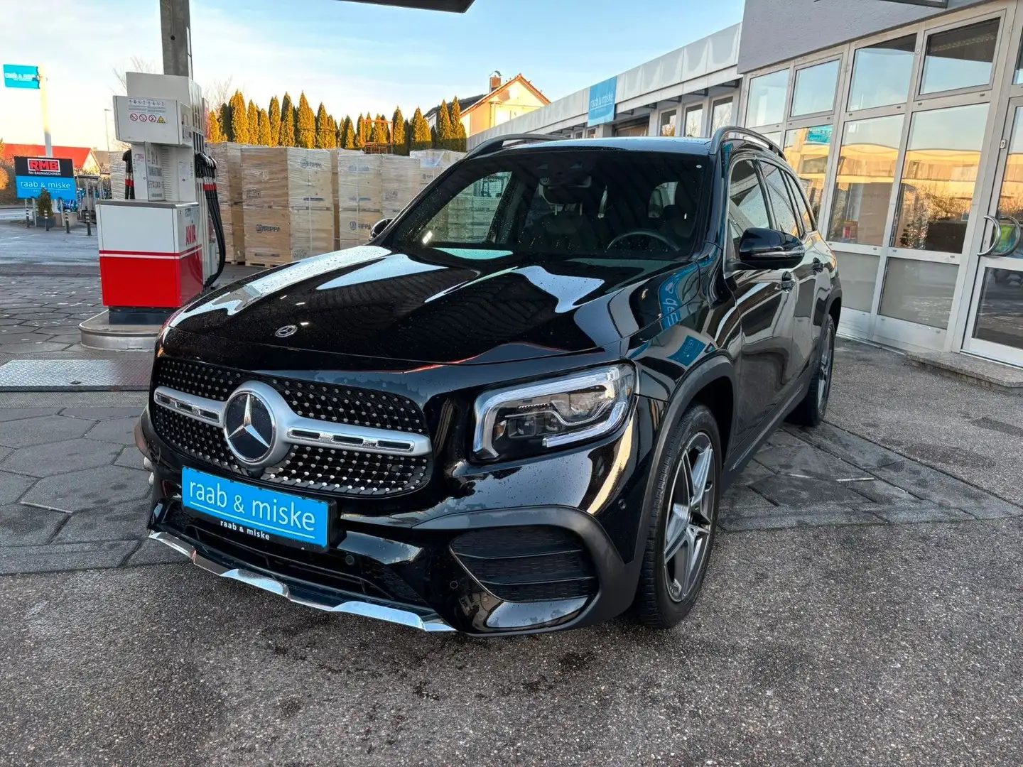 Mercedes-Benz GLB 250 4Matic AMG *LED/Kamera/Pano/SHZ* Schwarz - 2
