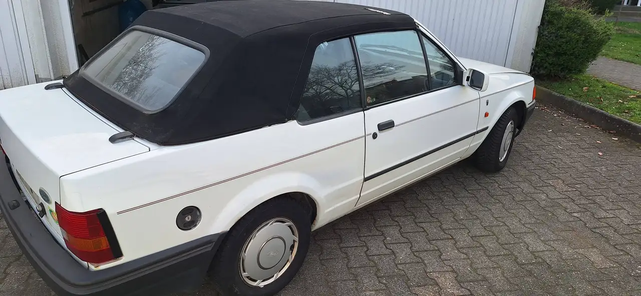 Ford Escort Ghia, foto 9
