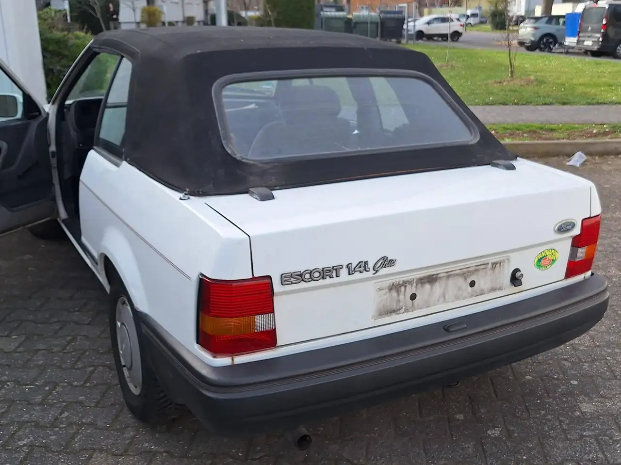 Ford Escort Ghia, foto 6