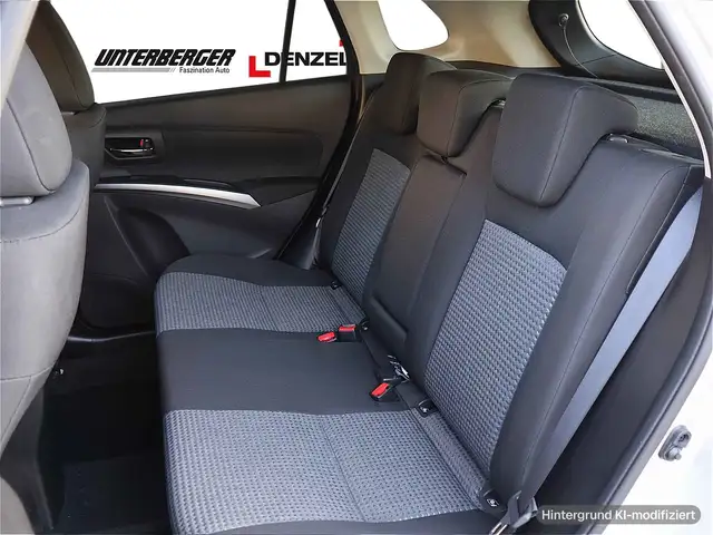 Suzuki SX4 S-Cross view 12
