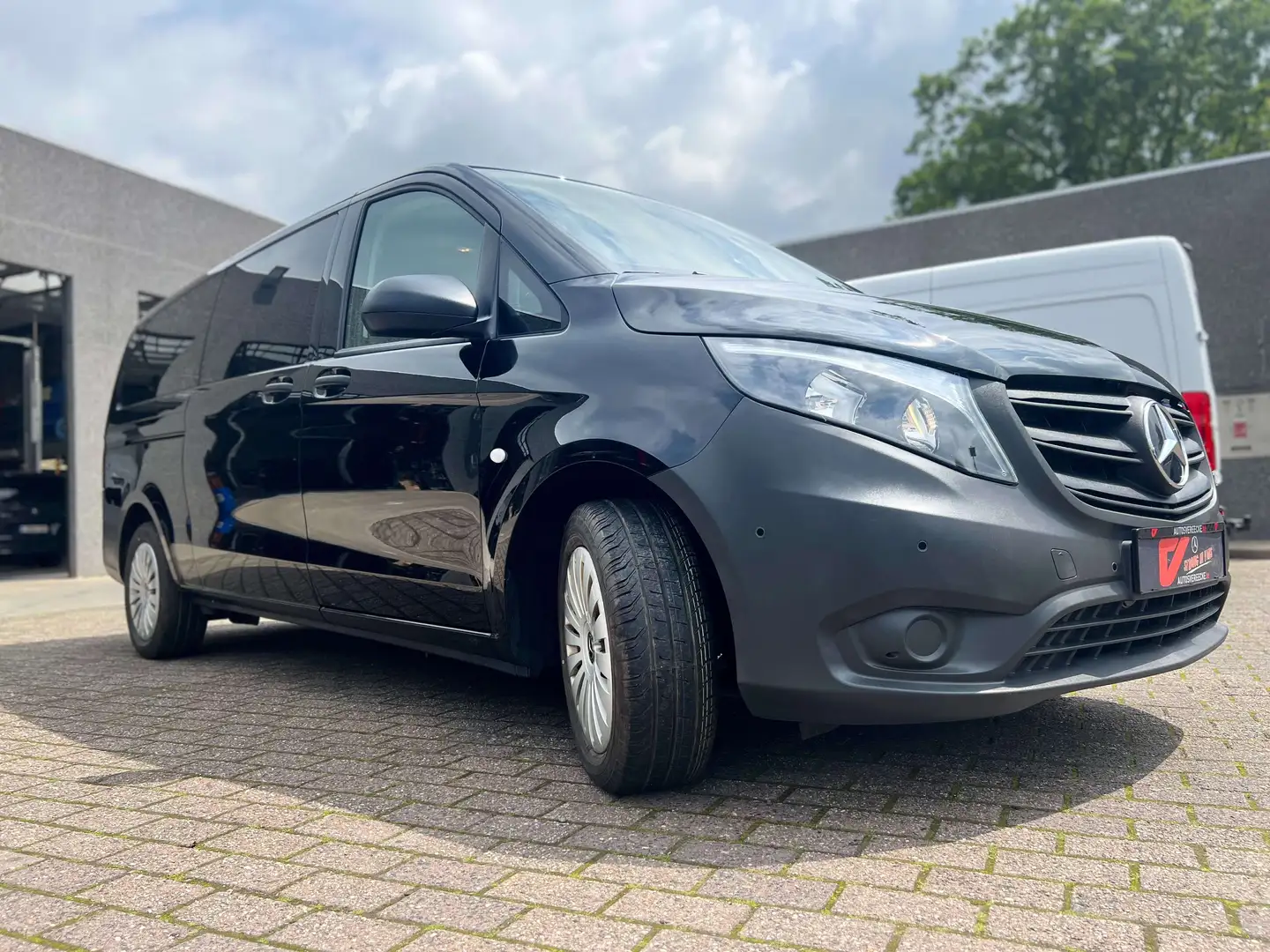 Mercedes-Benz Vito 116 A3/L3 (39.750ex)EDITION TOURER PRO, 9G-TRONIC, Noir - 2