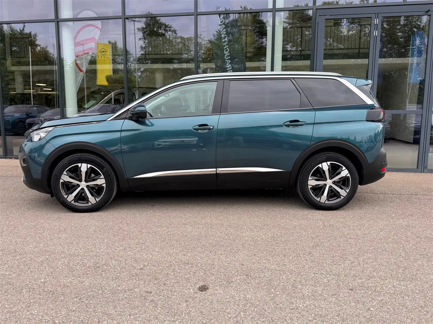 Peugeot 5008 1,5 BlueHDI 130 S&S EAT8 Allure Blau - 2