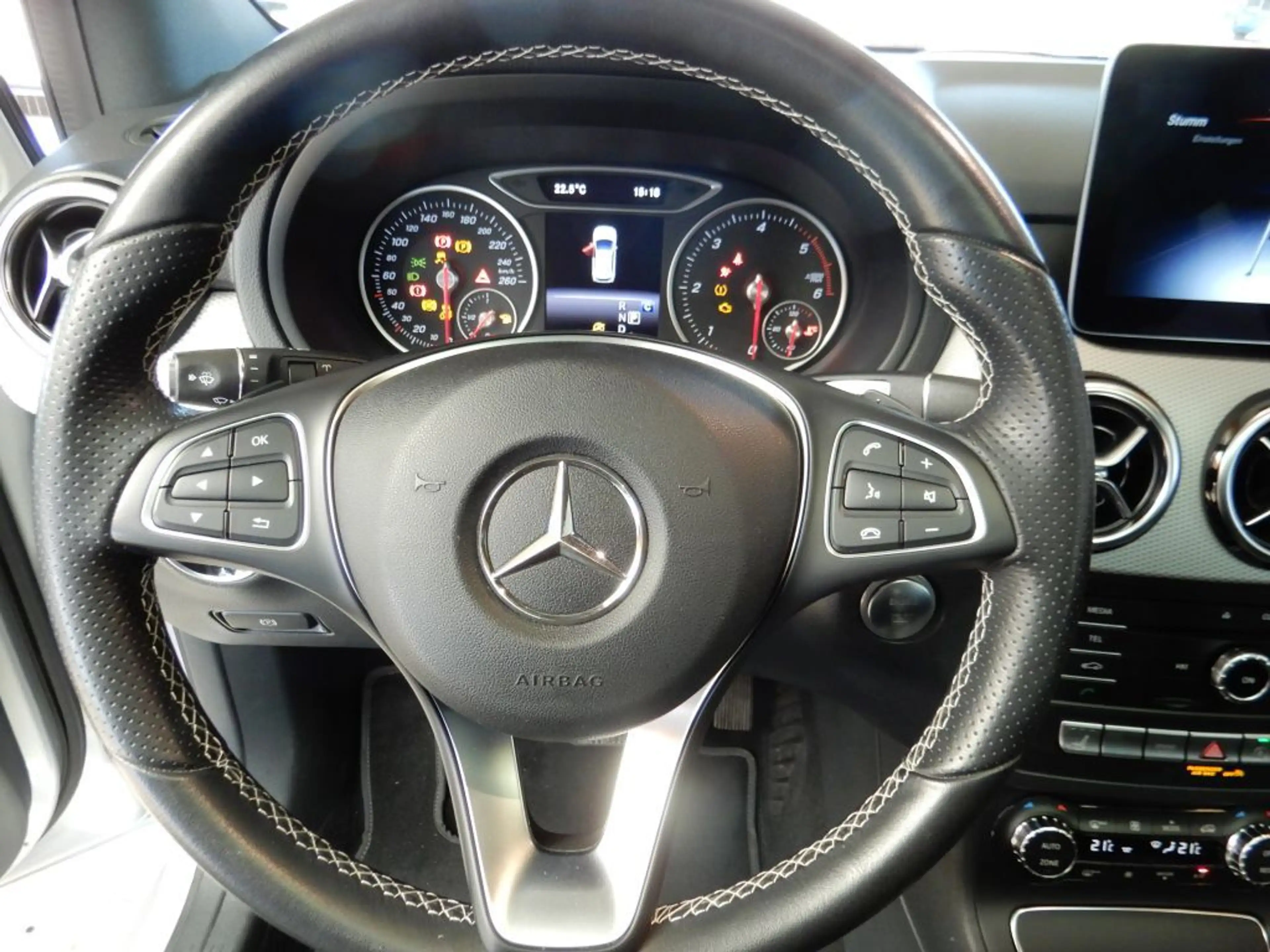 Mercedes-Benz B 220 CDI 7G-DCT Urban, AHK,Panodach,LED — photo 12