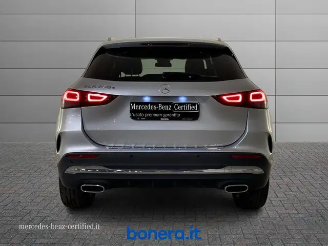 Mercedes-Benz GLA view 5
