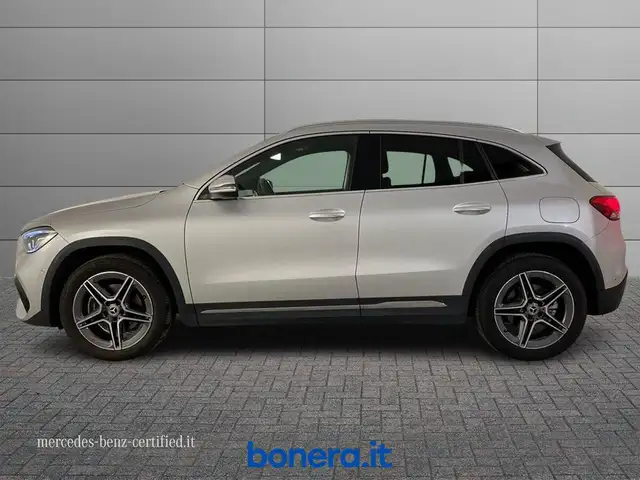 Mercedes-Benz GLA view 7