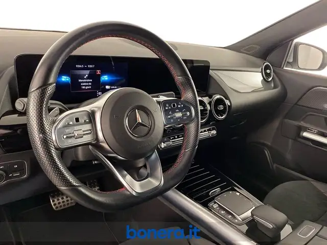 Mercedes-Benz GLA view 12