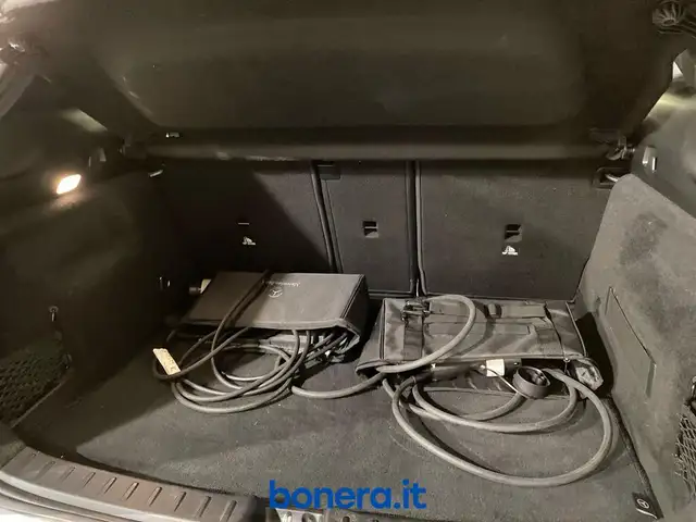 Mercedes-Benz GLA view 9