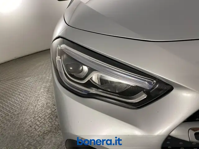 Mercedes-Benz GLA view 8