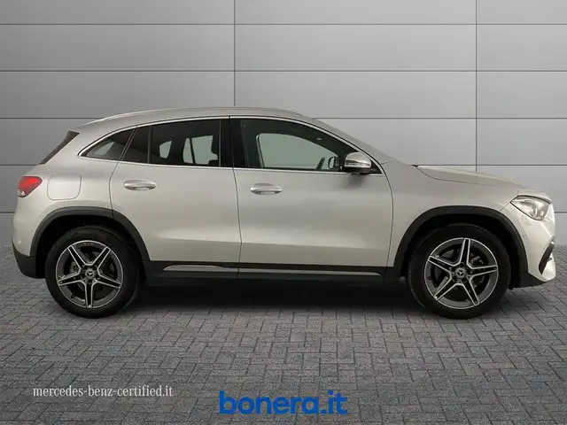 Mercedes-Benz GLA view 6