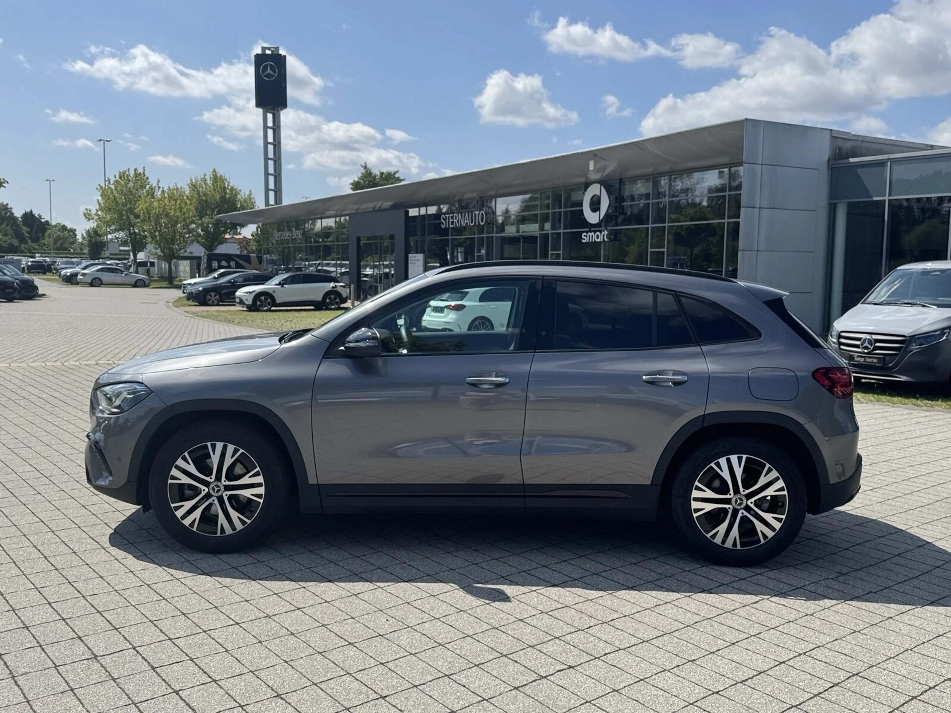 Mercedes-Benz GLA 180 GLA 180 Progressive/Navi/Distronic/Keyless-Go/LED — photo 7
