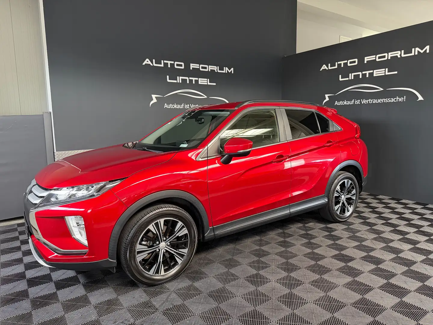 Mitsubishi Eclipse Cross Active 2WD-LED-1.HAND-SZH-8xBEREIFT-ALU-GEPFLEGT Rot - 2