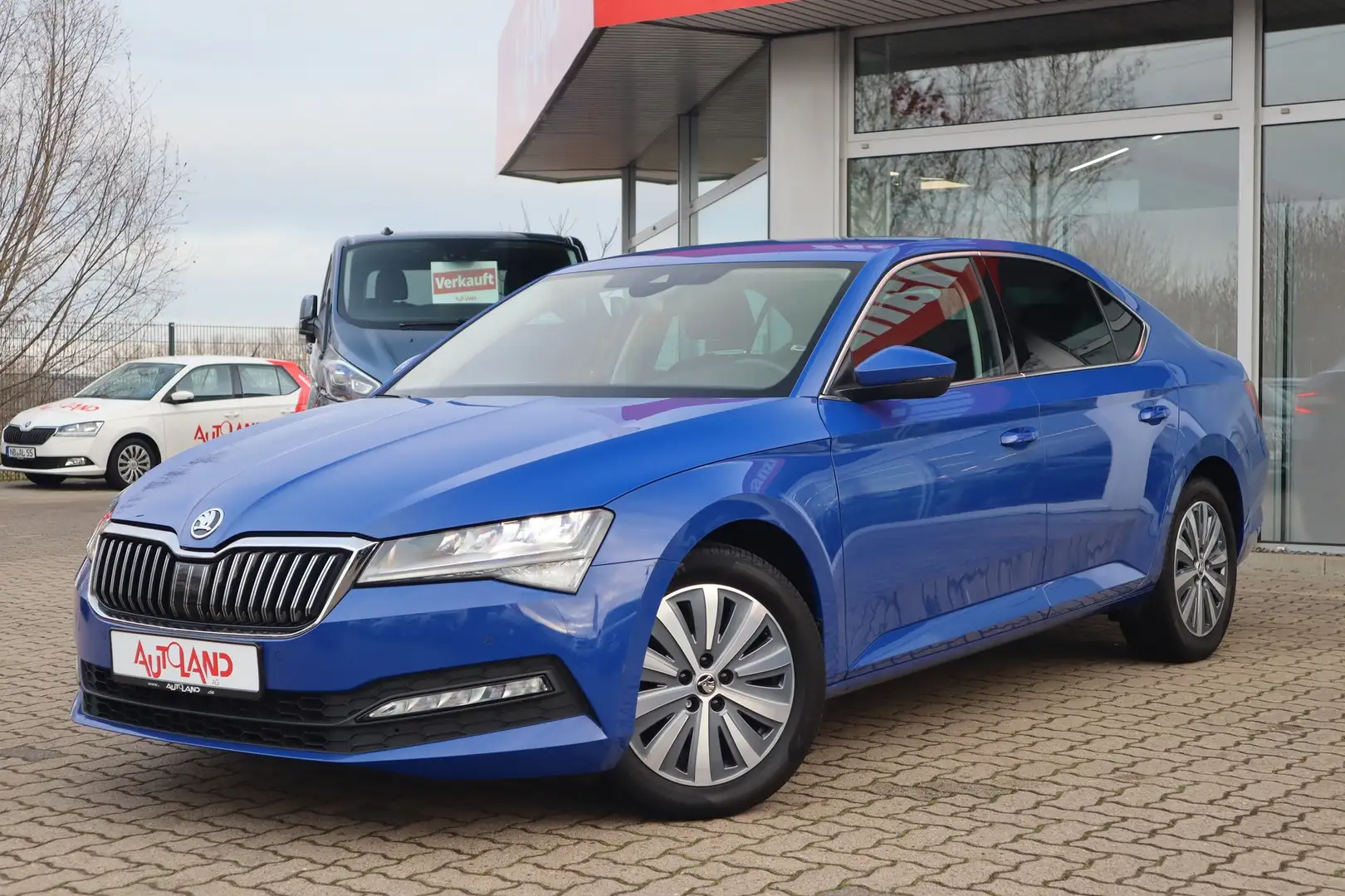 Skoda Superb 2.0 TDI Ambition DSG LED Navi AHK Kamera Blau - 2