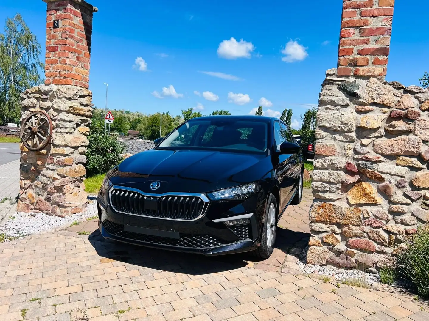 Skoda Scala Selection Facelift 1.0 TSI 5 J. Garantie Schwarz - 1