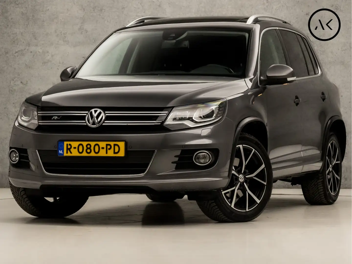 Volkswagen Tiguan 1.4 TSI R-Line Sport 150Pk Automaat (PANORAMADAK, Grijs - 1
