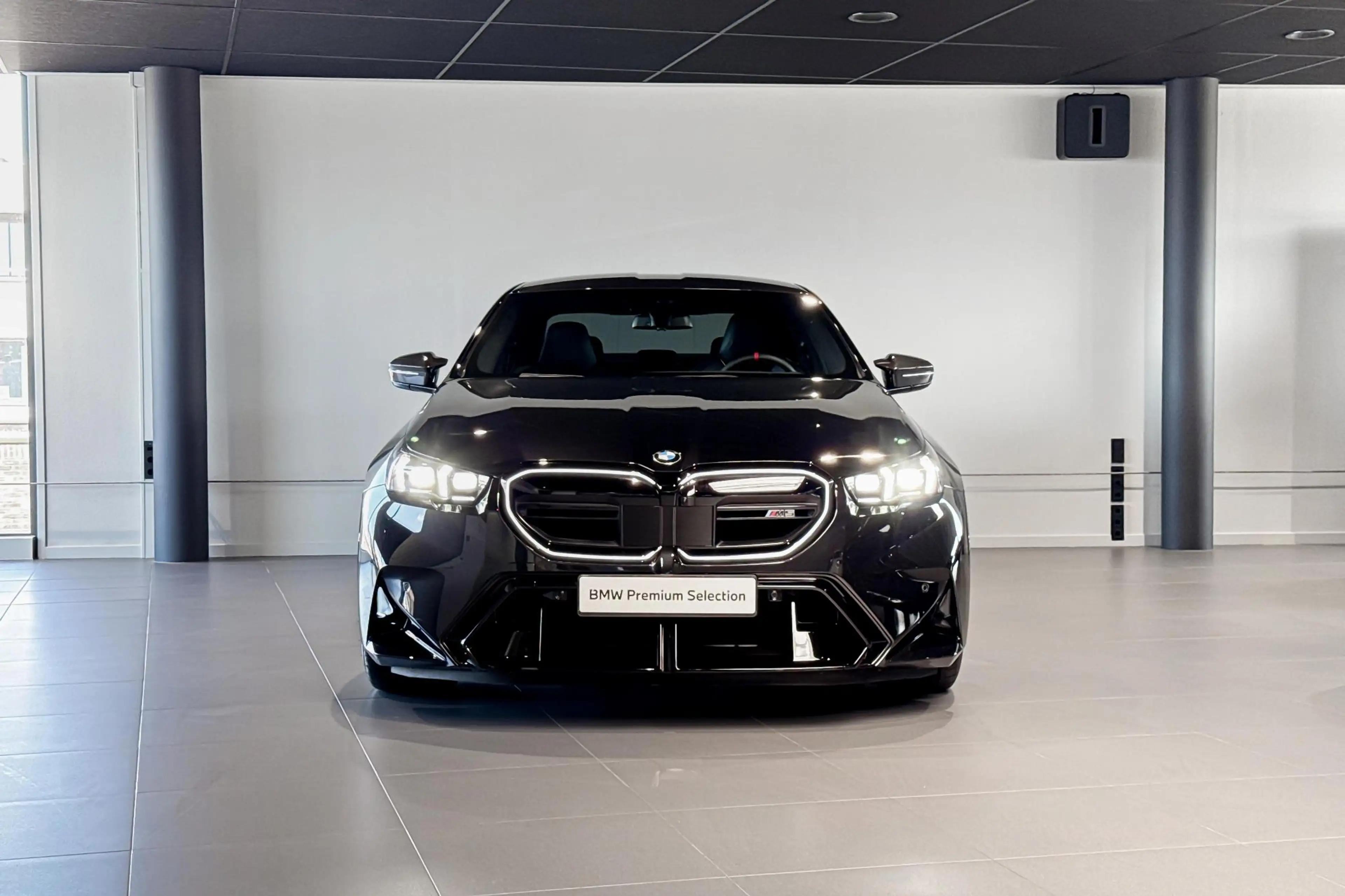 BMW M5 Sedan | Bowers & Wilkins | Carbon Pack | Iconic Gl — photo 5
