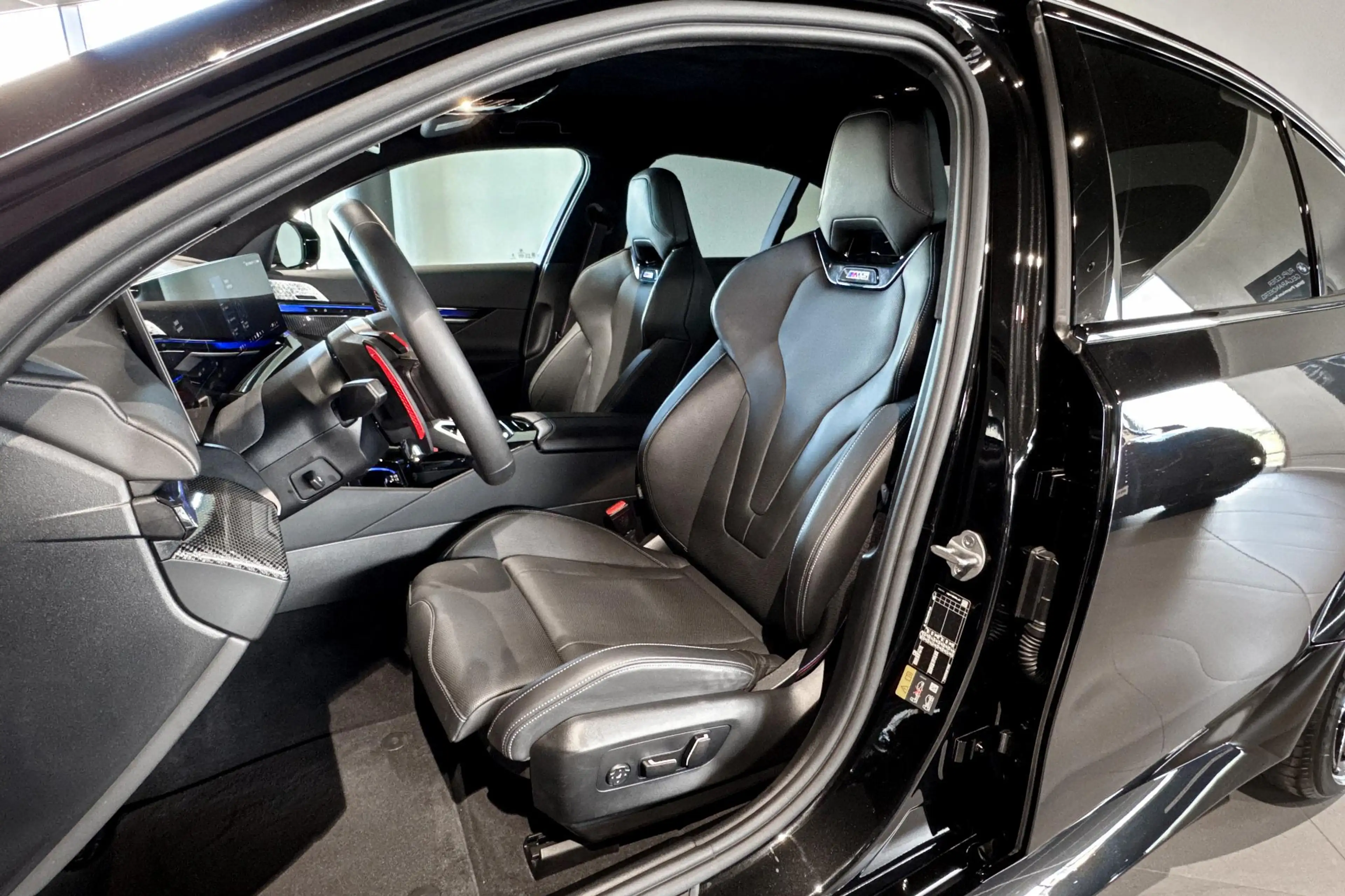 BMW M5 Sedan | Bowers & Wilkins | Carbon Pack | Iconic Gl — photo 10