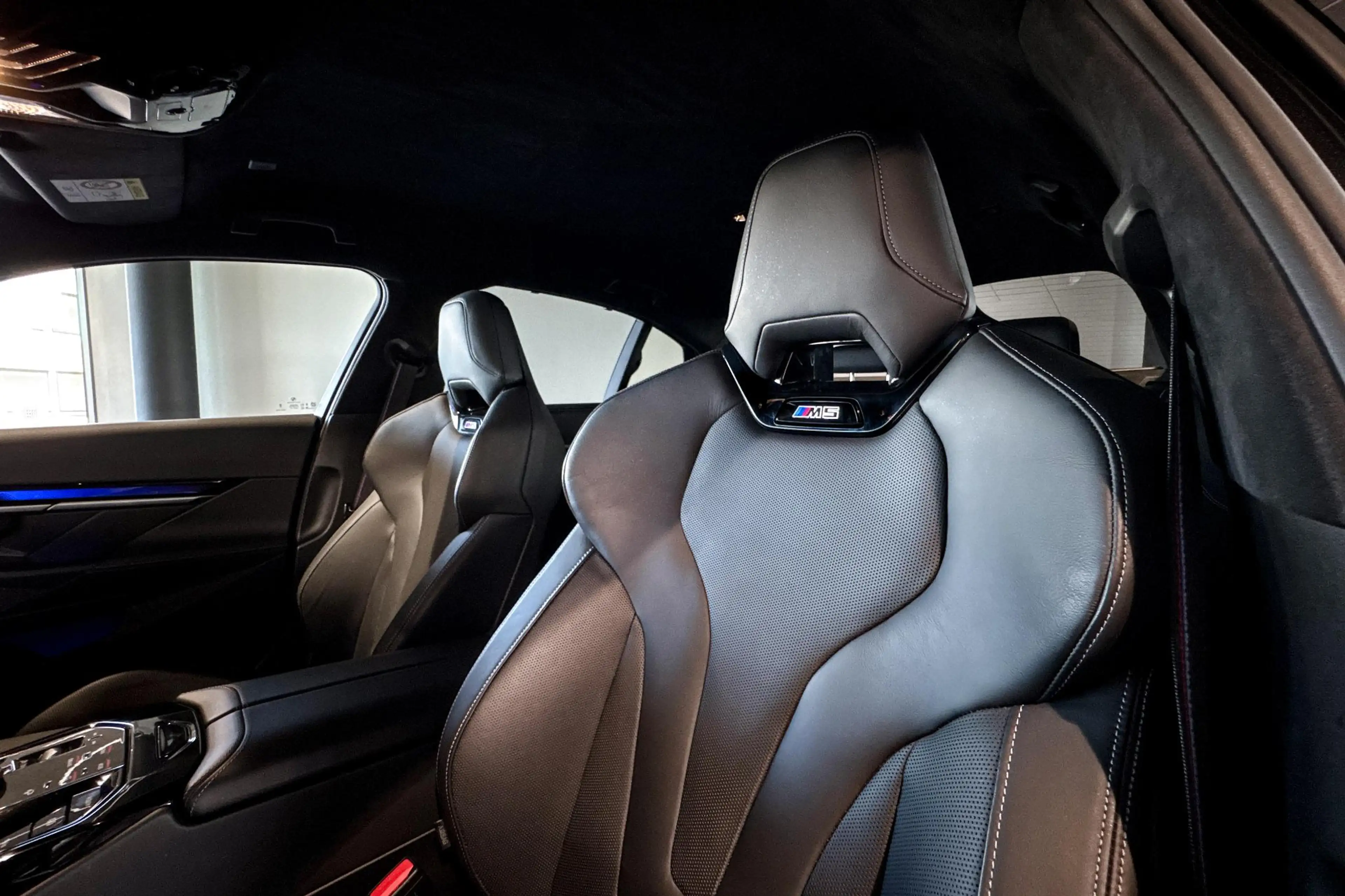 BMW M5 Sedan | Bowers & Wilkins | Carbon Pack | Iconic Gl — photo 11