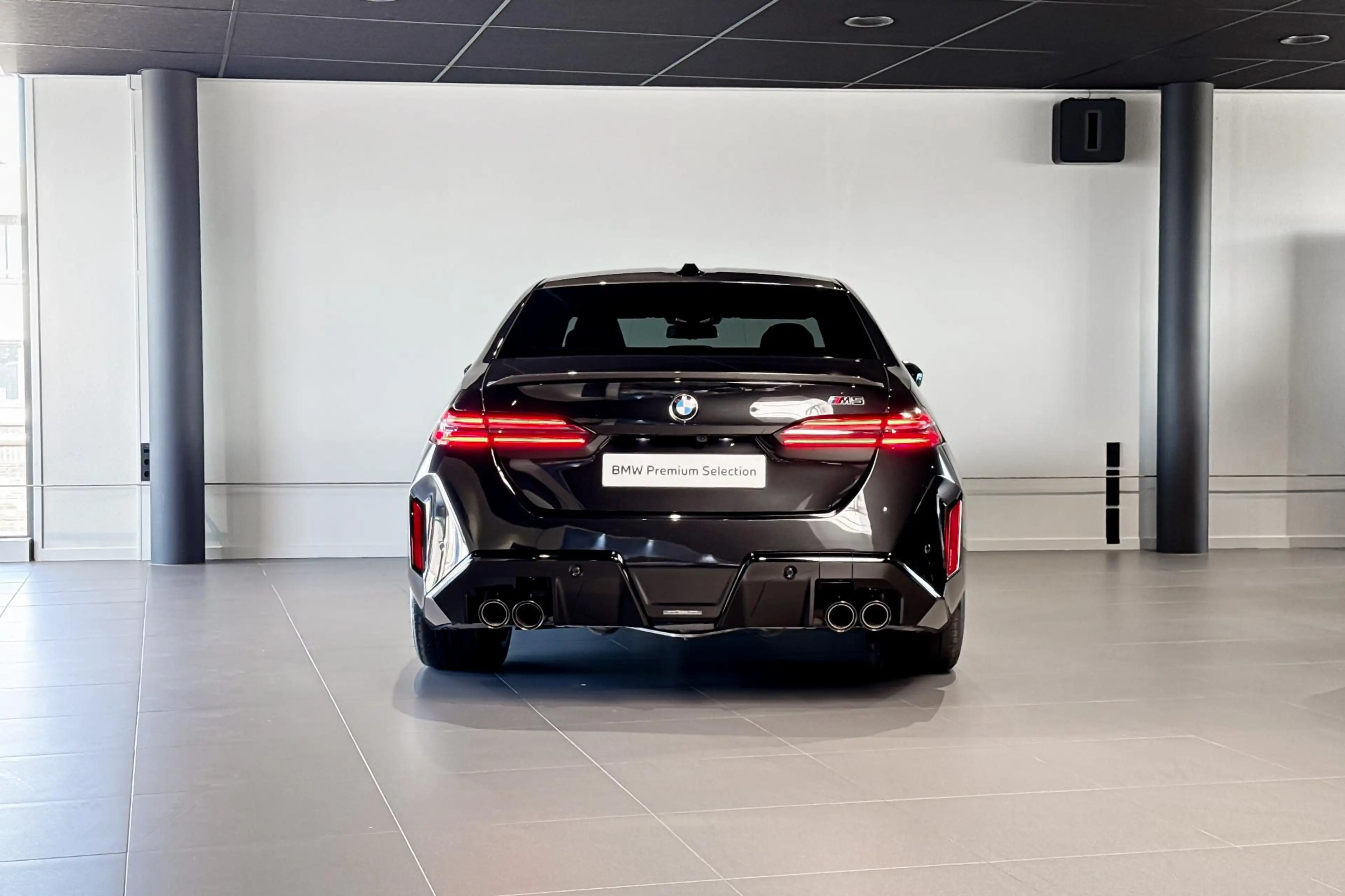 BMW M5 Sedan | Bowers & Wilkins | Carbon Pack | Iconic Gl — photo 7