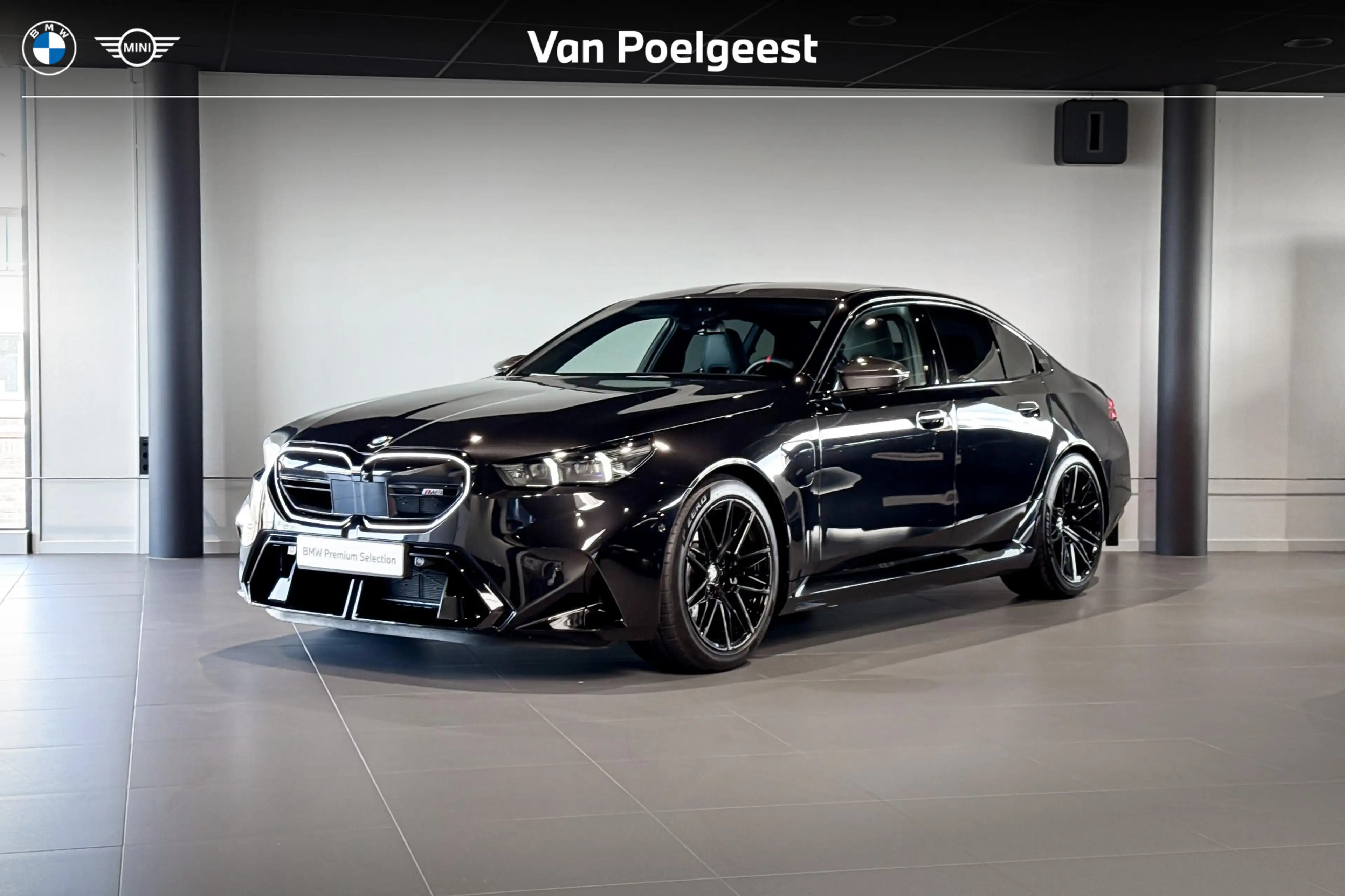 BMW M5 Sedan | Bowers & Wilkins | Carbon Pack | Iconic Gl