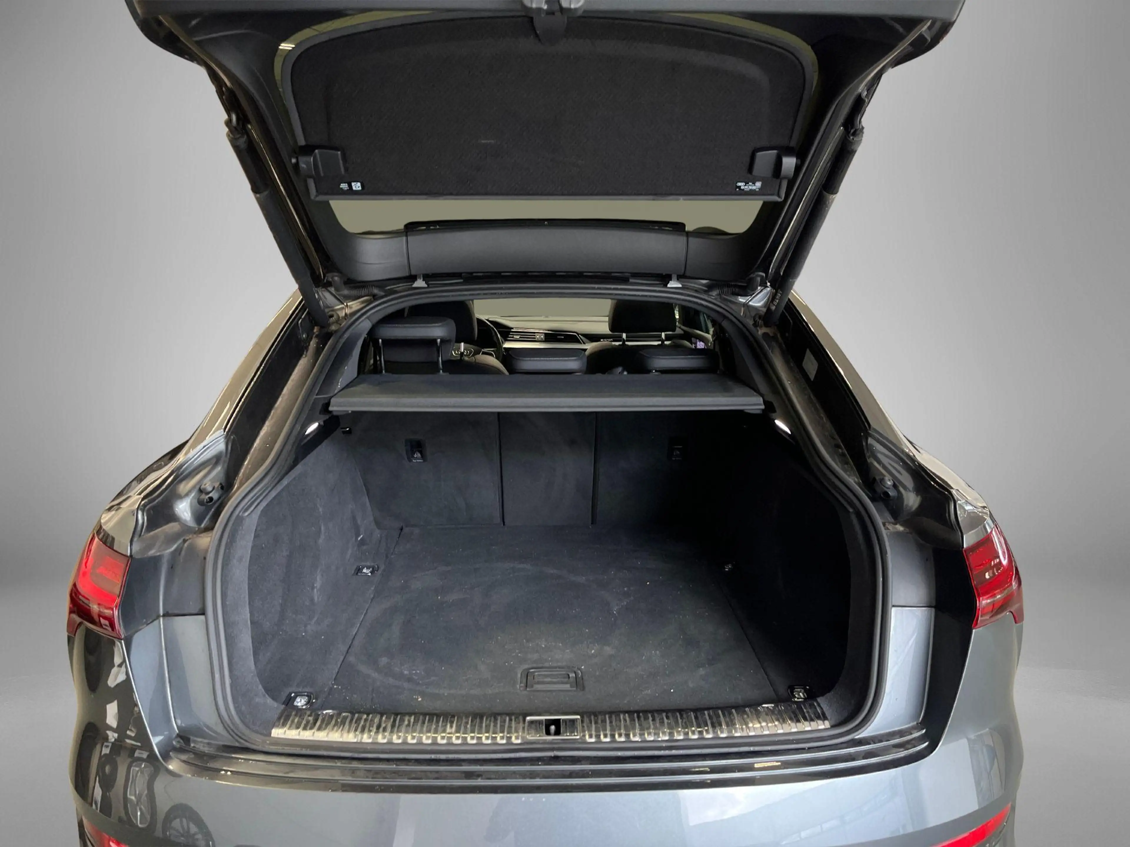 Audi e-tron Sportback 55 Quattro S edition 95 kWh 408pk · Pano — photo 6