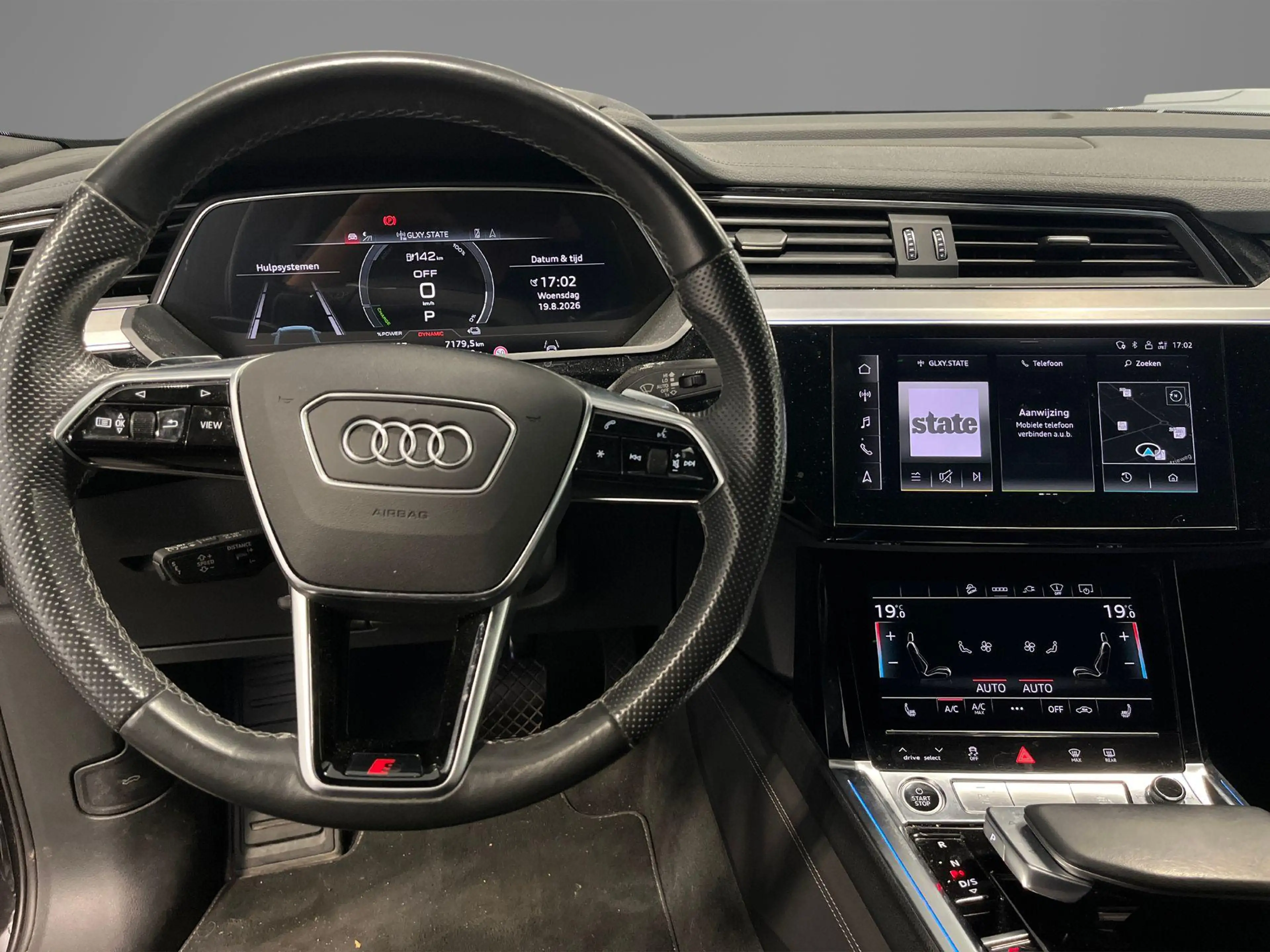 Audi e-tron Sportback 55 Quattro S edition 95 kWh 408pk · Pano — photo 12