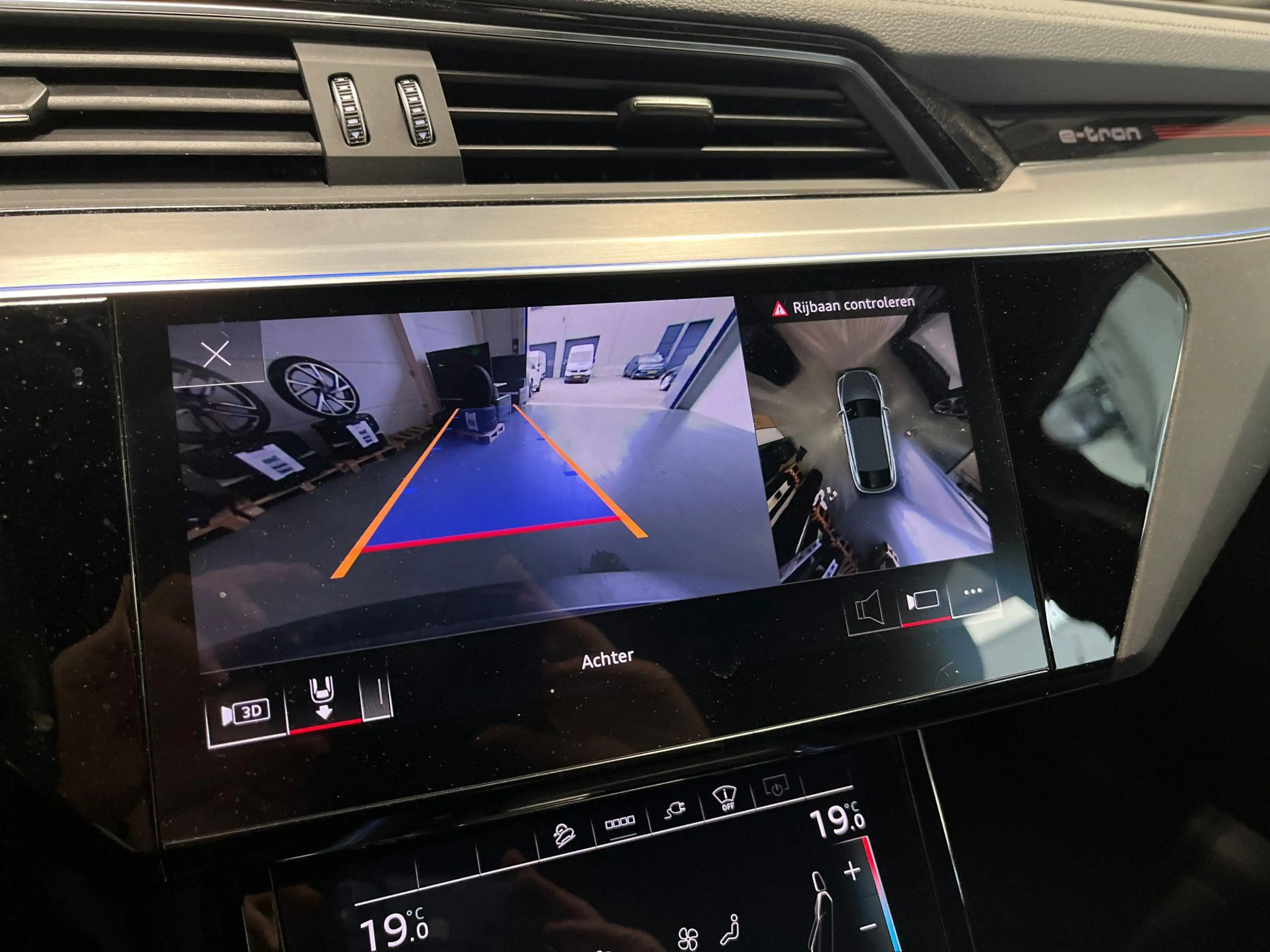 Audi e-tron Sportback 55 Quattro S edition 95 kWh 408pk · Pano — photo 15