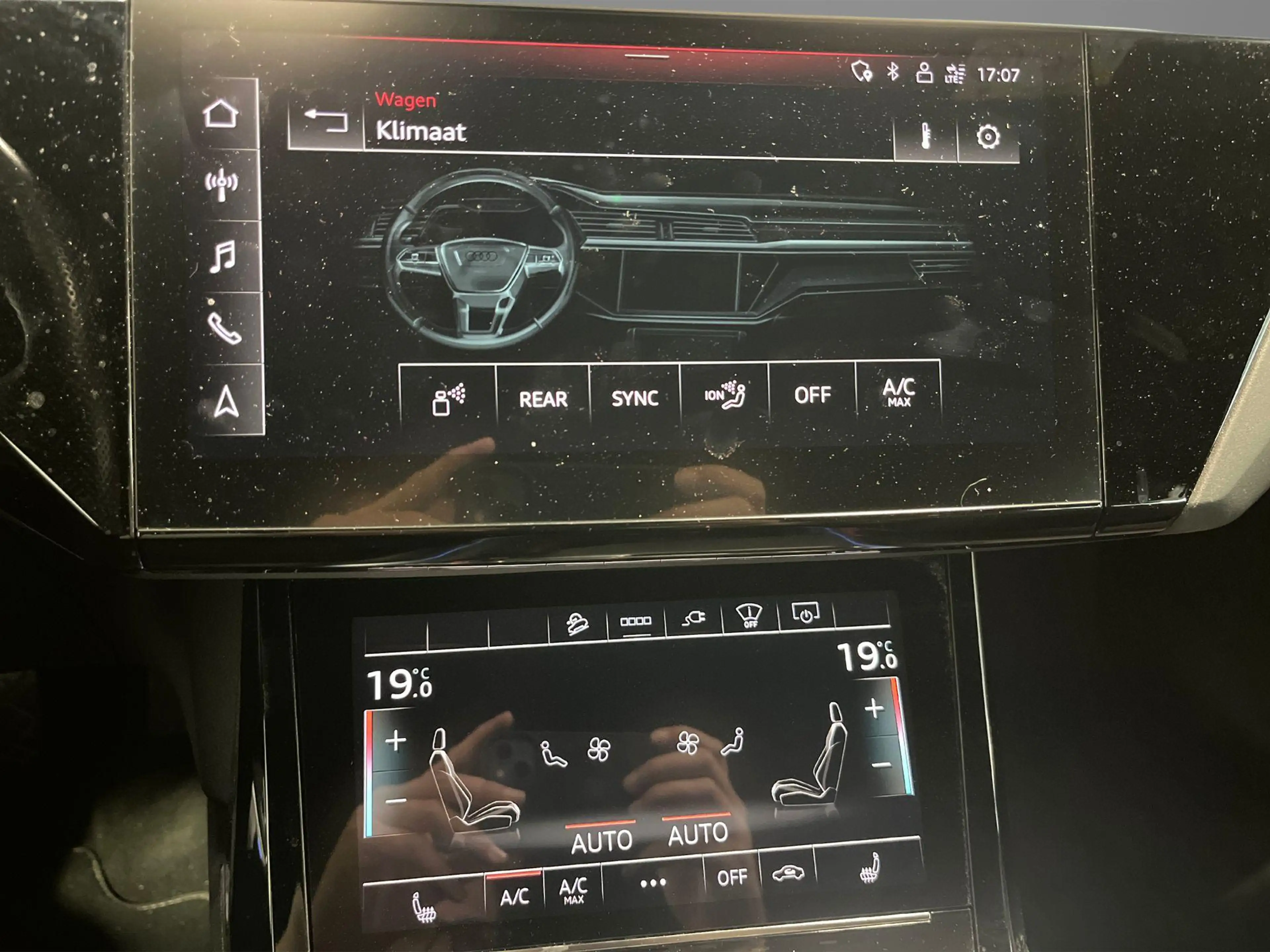 Audi e-tron Sportback 55 Quattro S edition 95 kWh 408pk · Pano — photo 14
