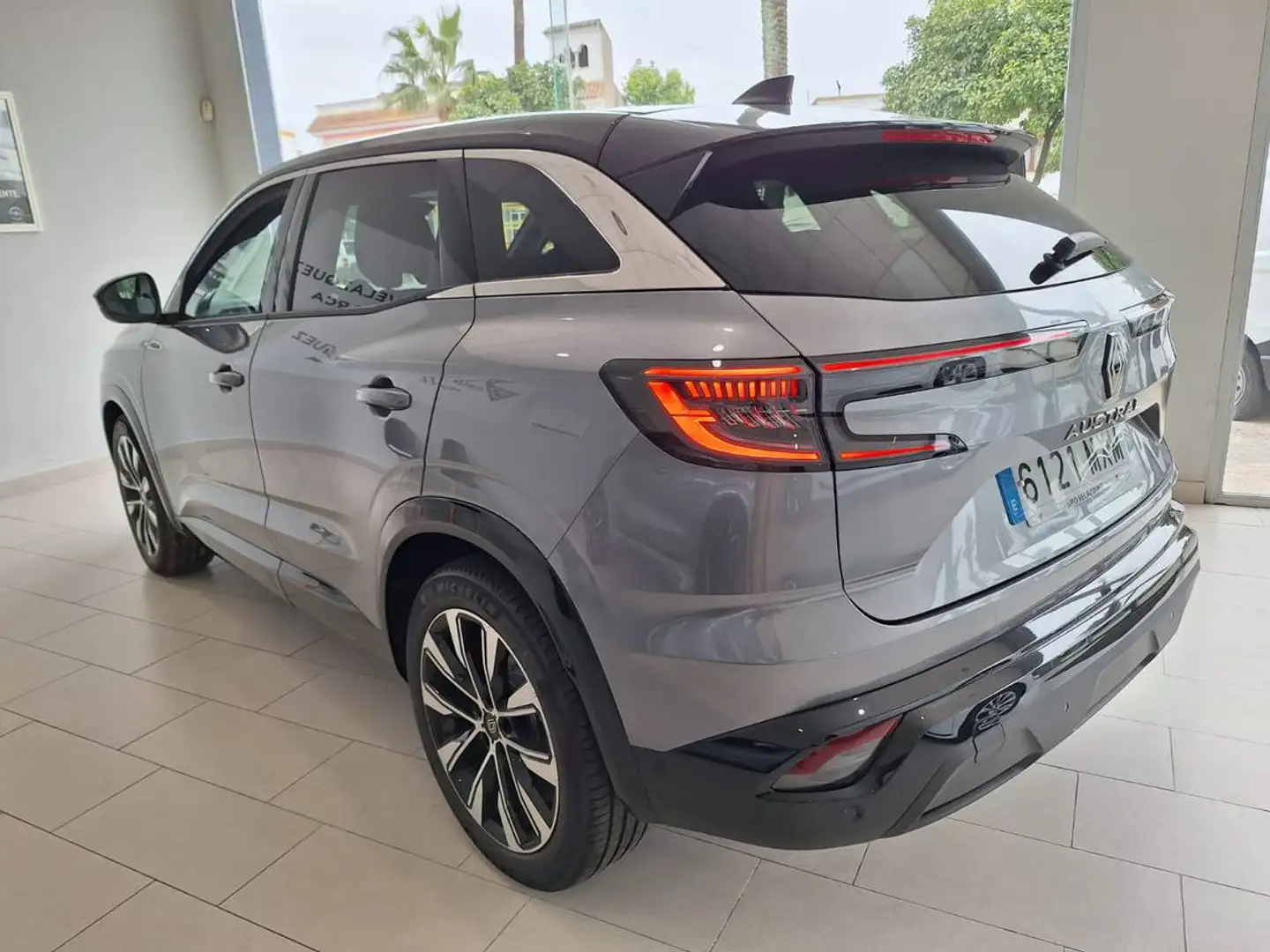 Renault Austral 1.3 TCe Mild Hybrid Techno 103kW Gris - 2