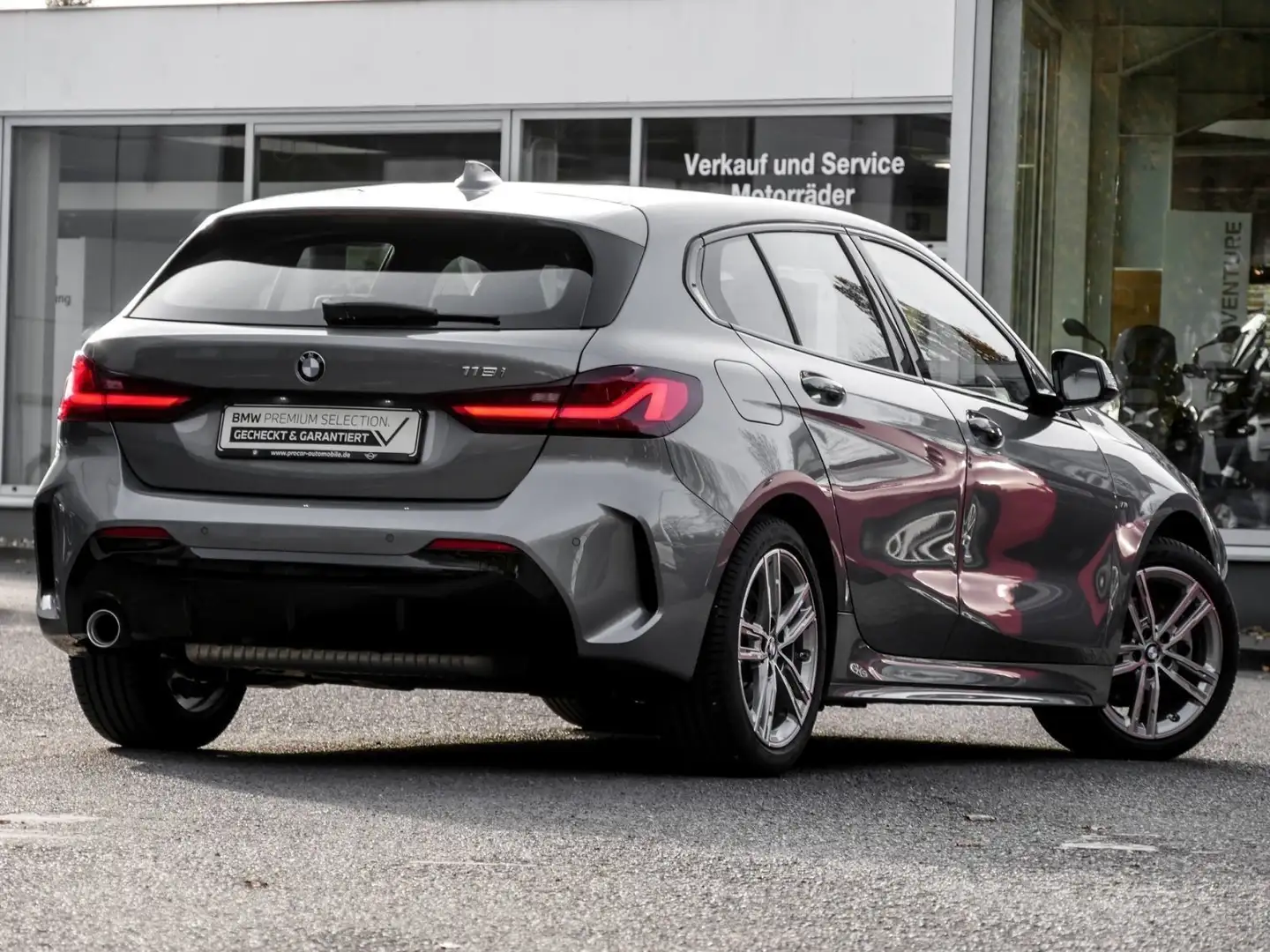 BMW 118 i M SPORT+LED+LC PROF+SHZ+AUT Grau - 2