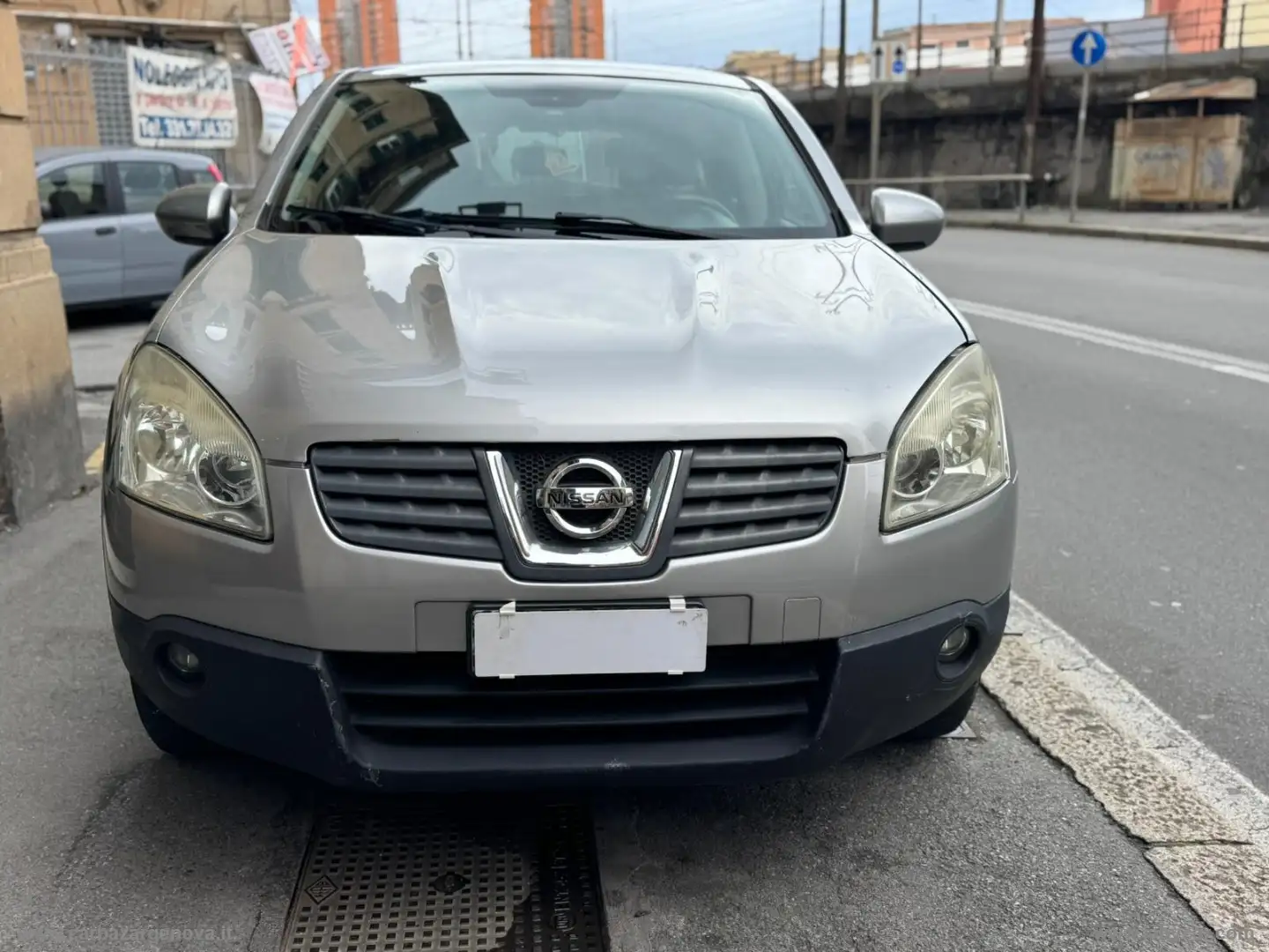 Nissan Qashqai 2.0 dCi DPF 4WD Acenta Gris - 1