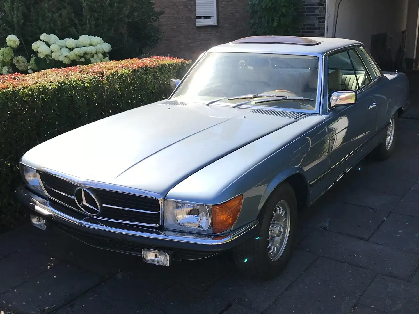 Mercedes-Benz SLC 350 Blau - 1