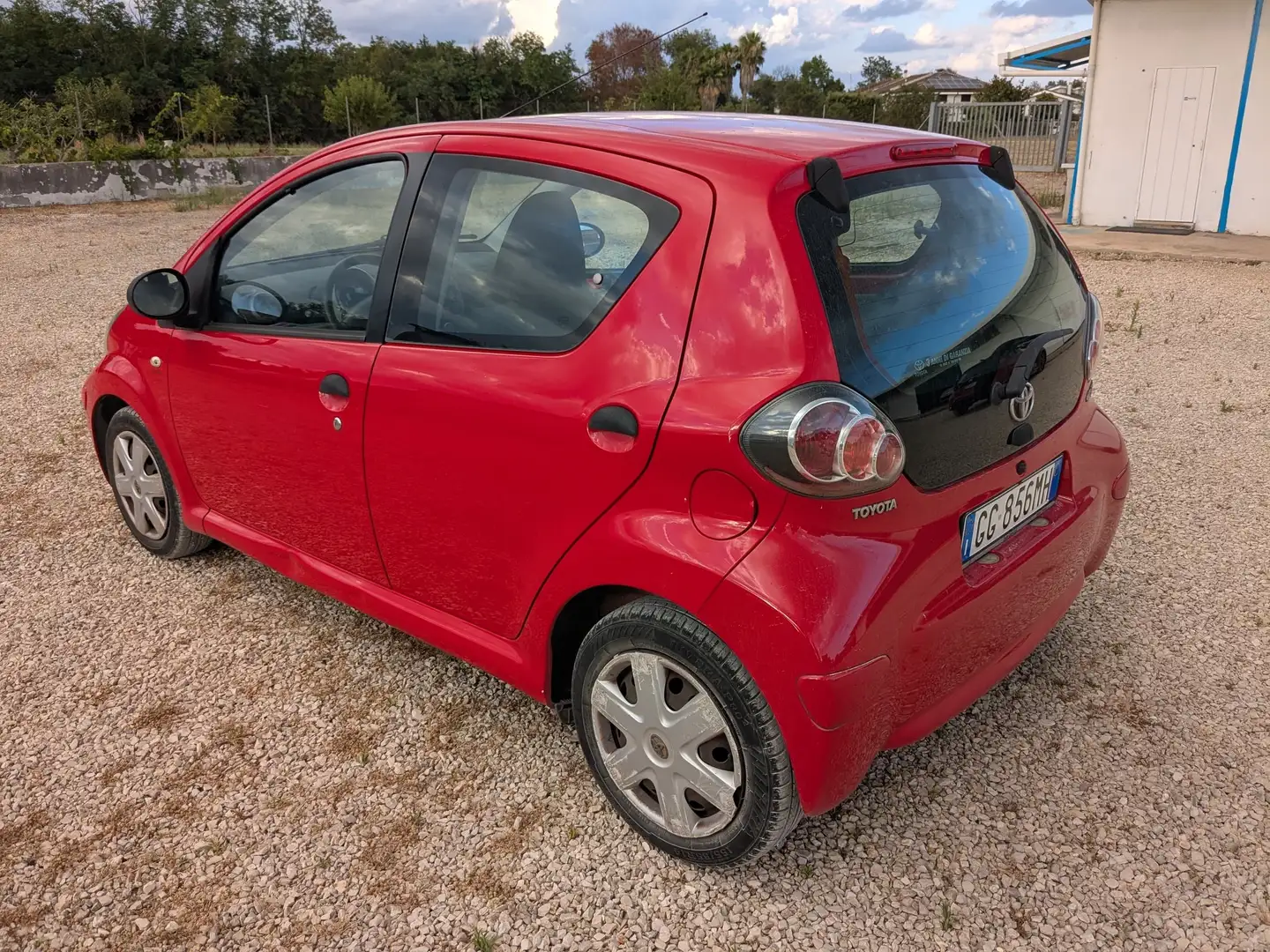 Toyota Aygo Aygo 5p 1.0 Now Rosso - 2