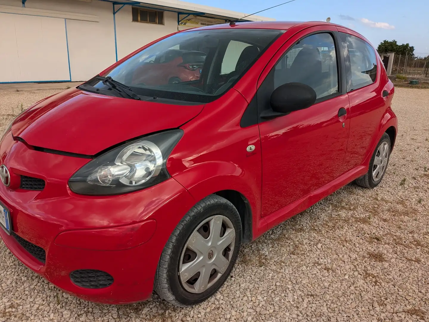 Toyota Aygo Aygo 5p 1.0 Now Rosso - 1