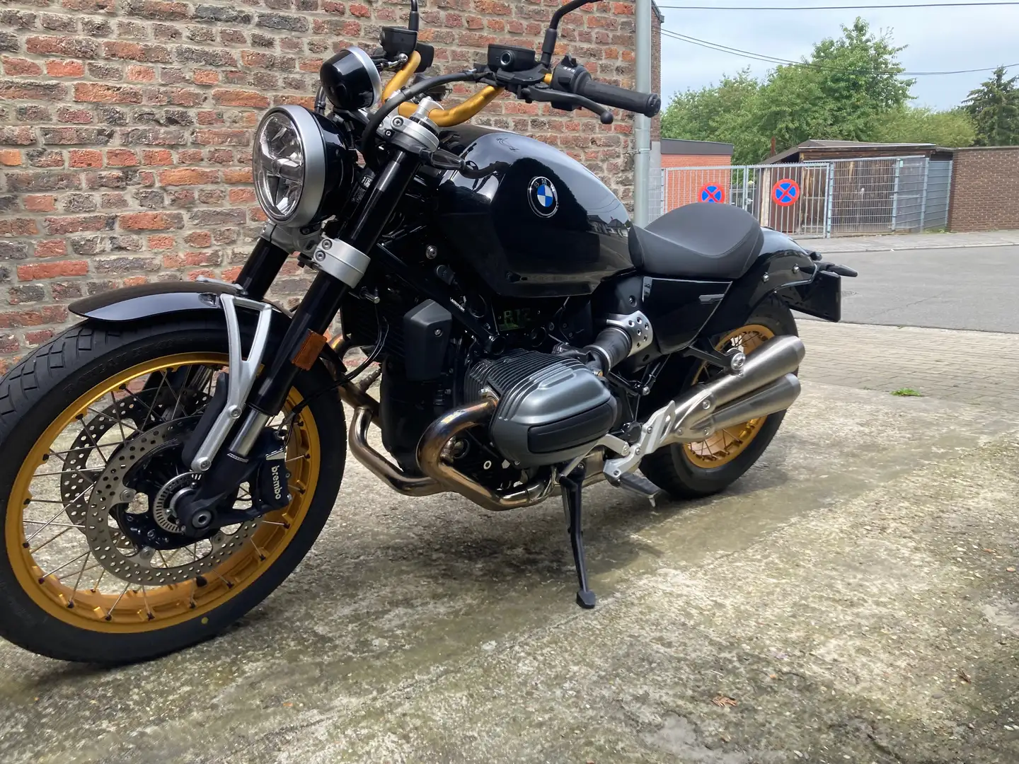 BMW R 12 Zwart - 1