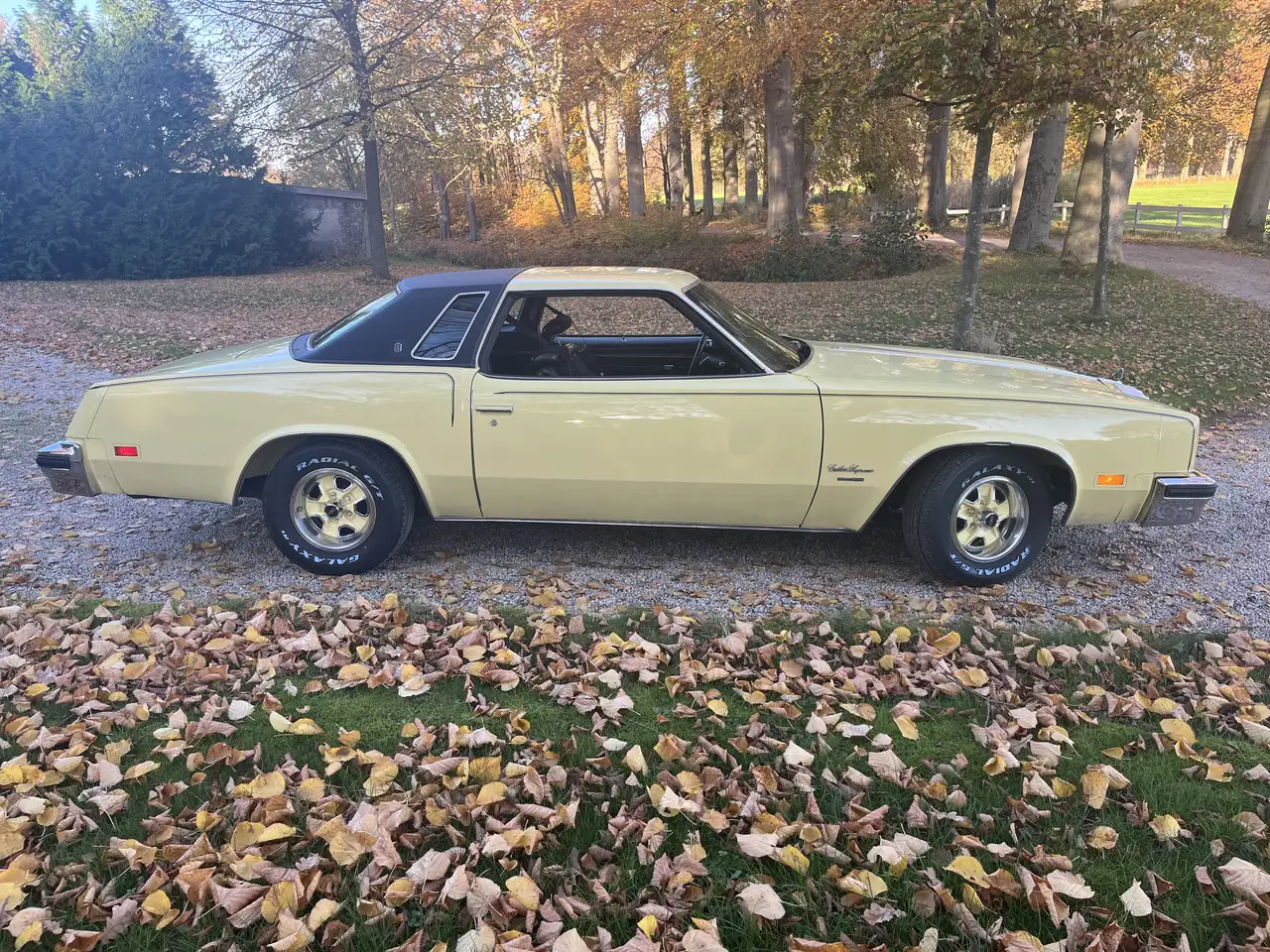 Oldsmobile Cutlass Supreme Brougham 5.7 V8, foto 3