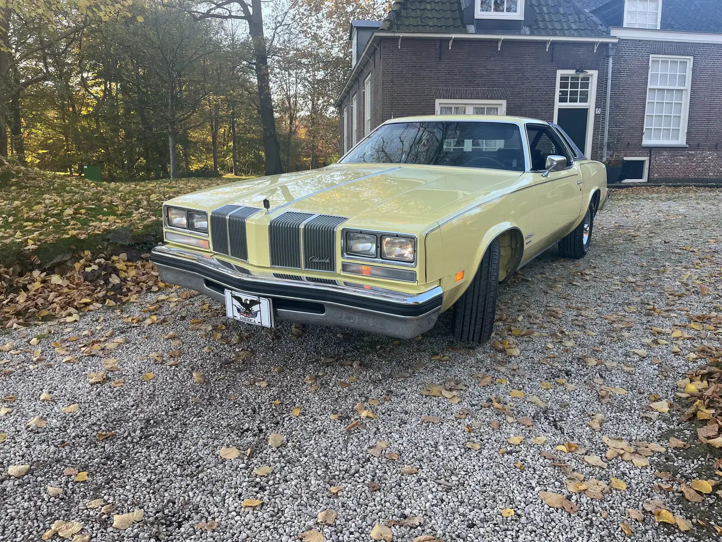 Oldsmobile Cutlass Supreme Brougham 5.7 V8 - 2