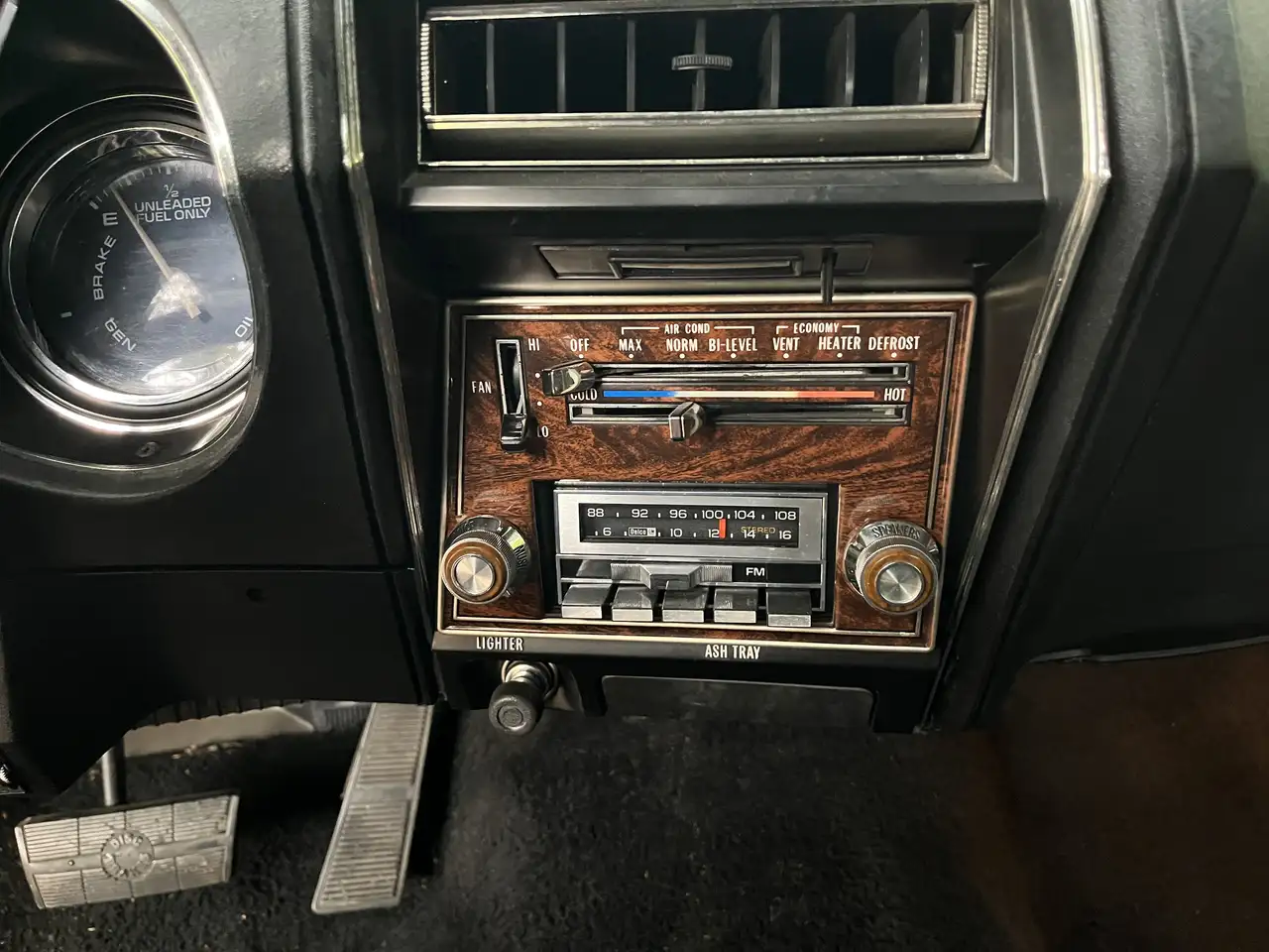 Oldsmobile Cutlass Supreme Brougham 5.7 V8, foto 11