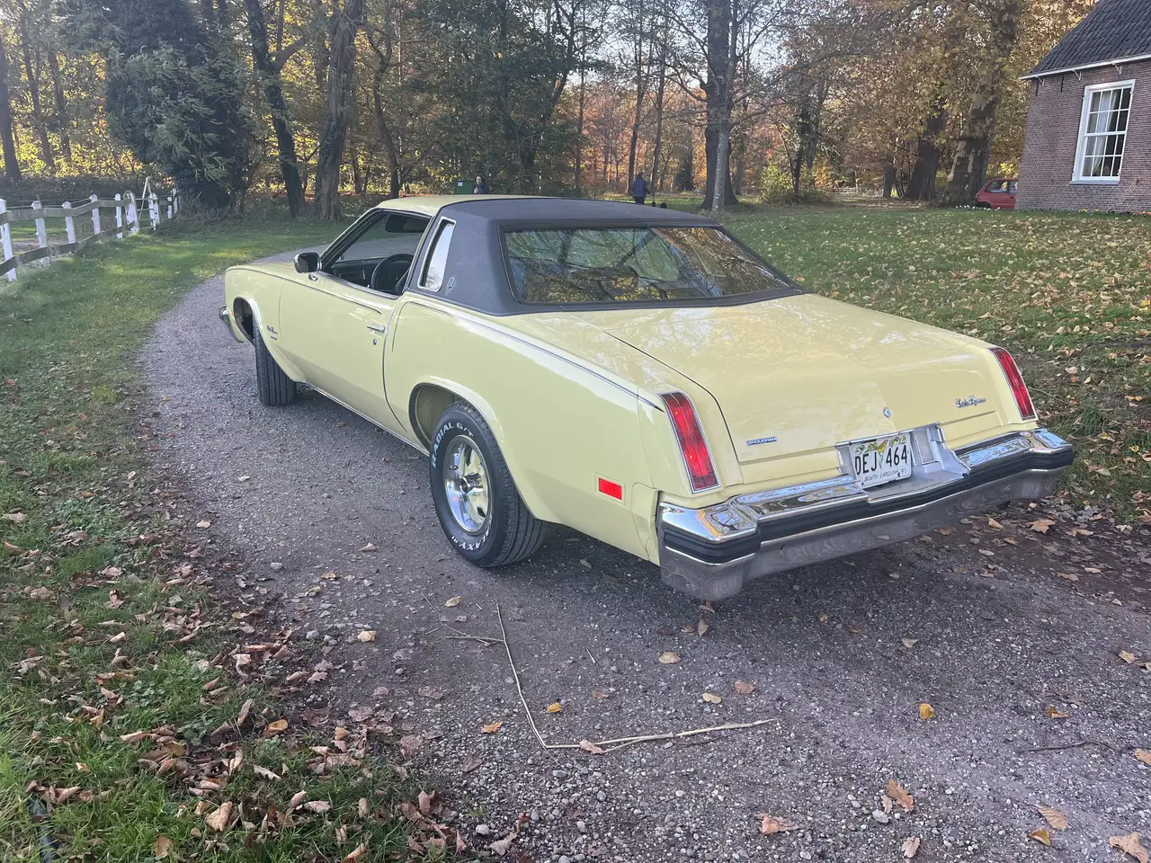 Oldsmobile Cutlass Supreme Brougham 5.7 V8, foto 4