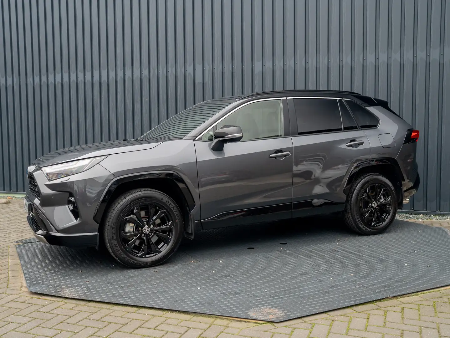 Toyota RAV 4 2.5 Hybrid AWD Style Bi-Tone | 360 Camera | JBL | Grijs - 2
