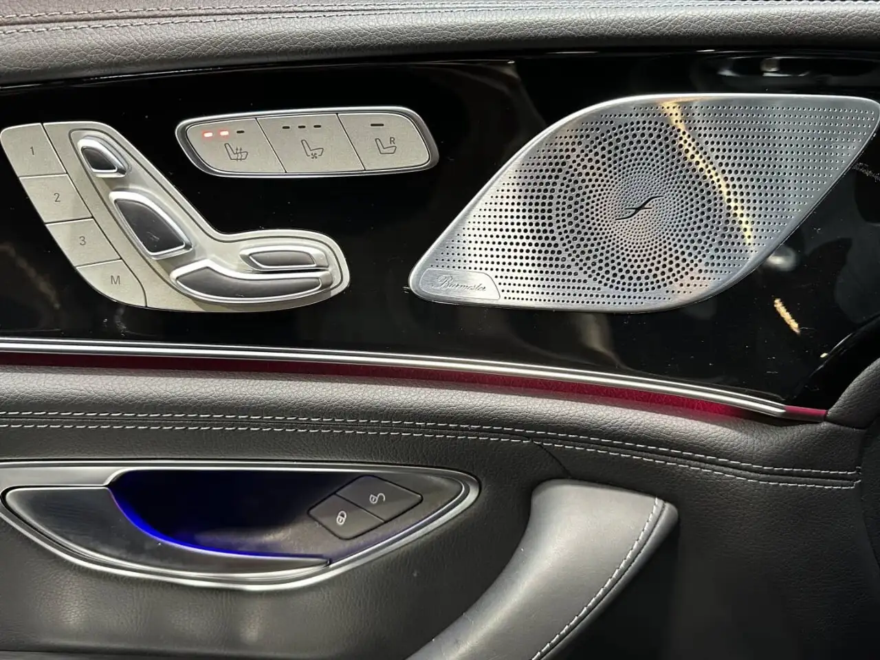 Mercedes-Benz AMG GT снимка Mercedes-Benz AMG GT