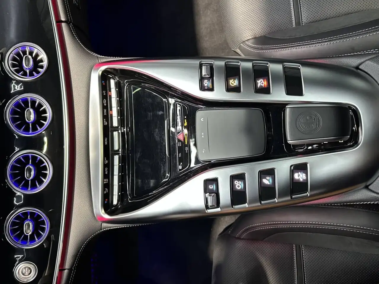 Mercedes-Benz AMG GT снимка Mercedes-Benz AMG GT